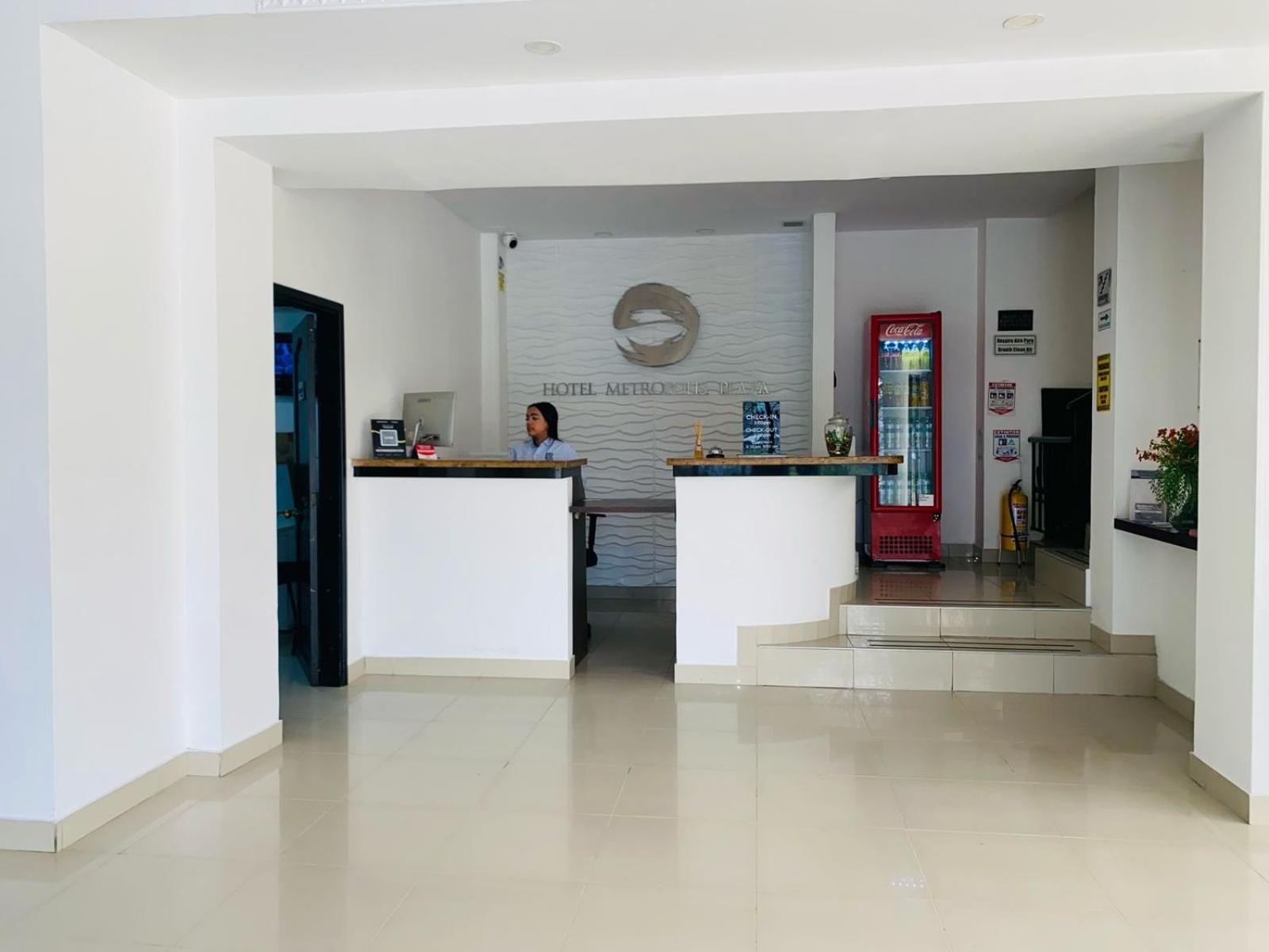 Hotel Metropolis Plaza Кали Екстериор снимка