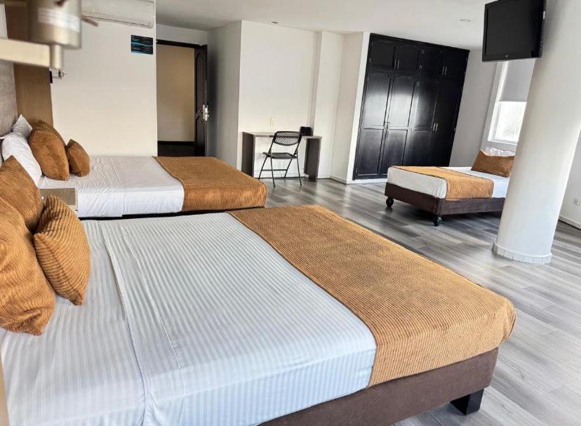 Hotel Metropolis Plaza Кали Екстериор снимка