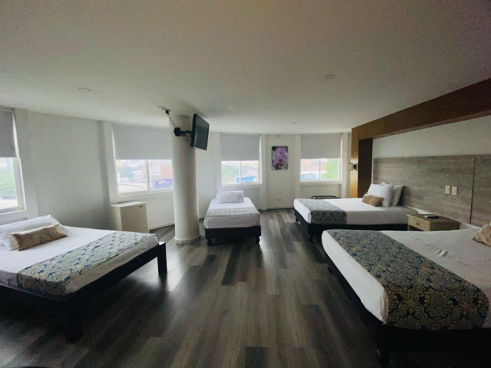 Hotel Metropolis Plaza Кали Екстериор снимка
